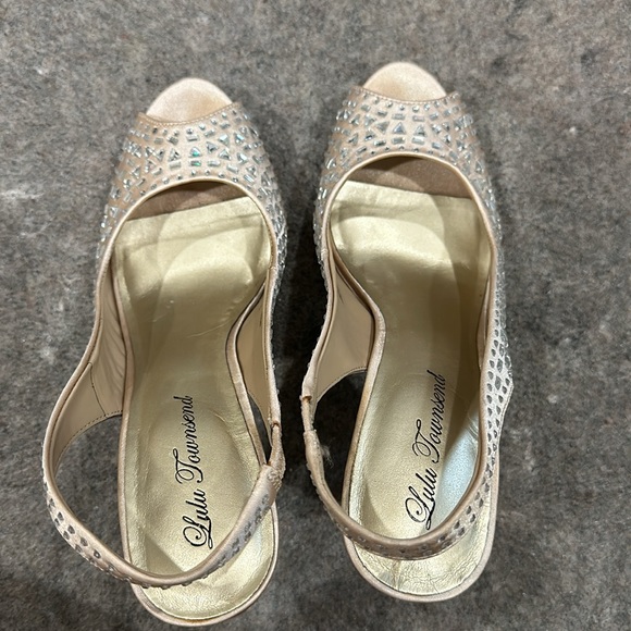 Heels - Picture 4 of 9